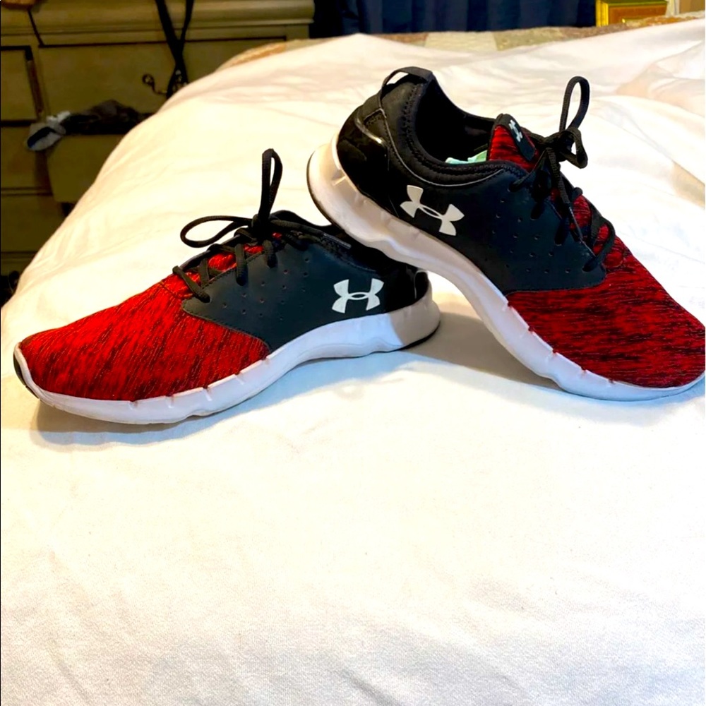 Under Armour like new gently warn.
